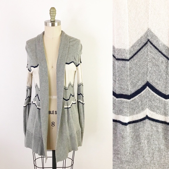 Banana Republic Sweaters - ⚡3/$20 SALE Draped Sweater Cardigan Chevron M